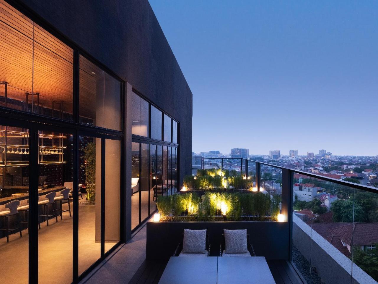 Rez Hotel Semarang Exterior photo